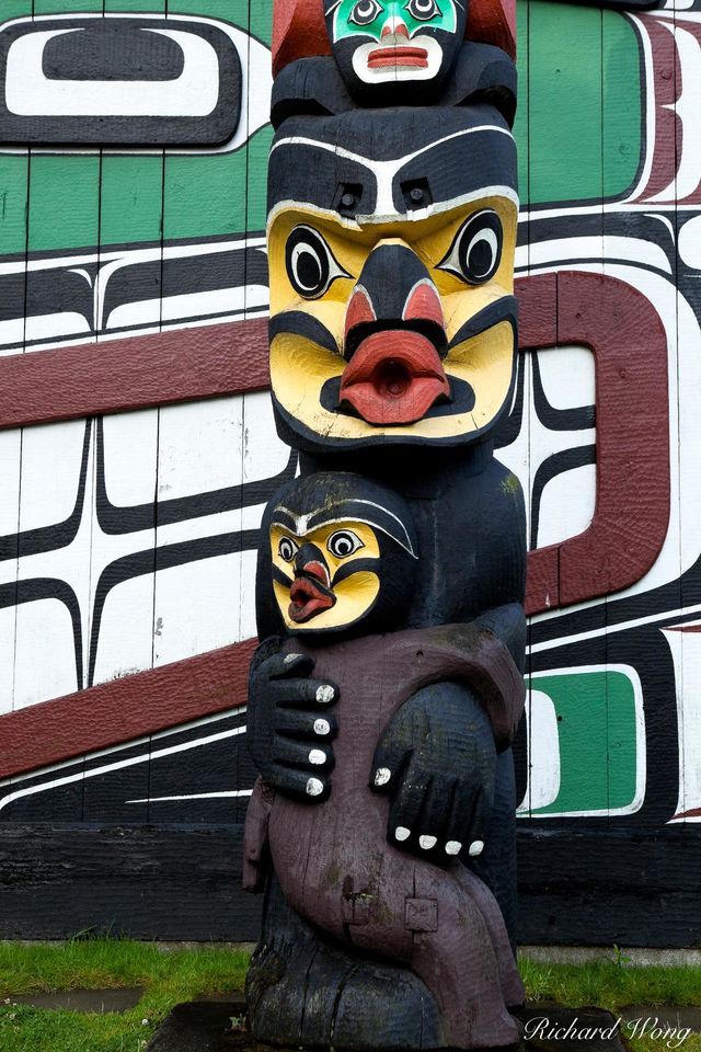 Totem Pole Thunderbird Park Photo | Richard Wong Photography